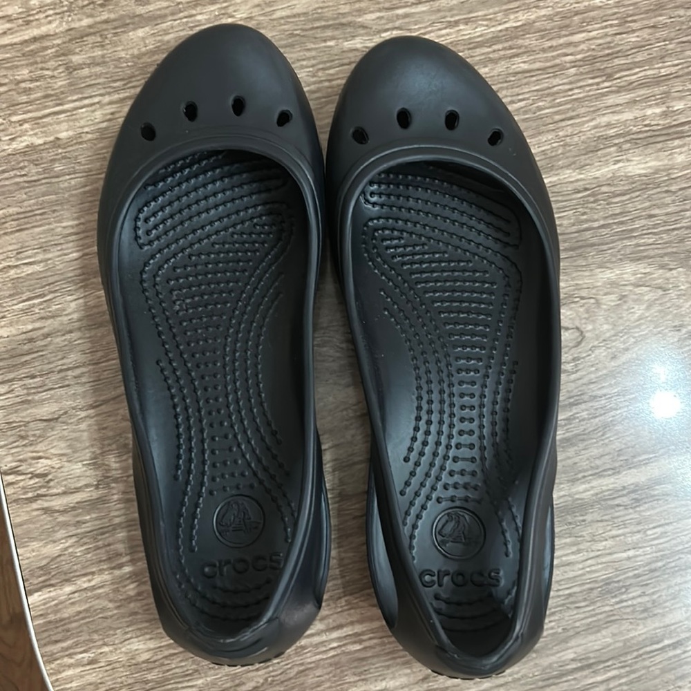 Crocs Kadee ballet flat size 8